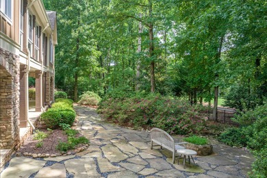 This stunning 4-bedroom, 4-bath home offers a refined living on Reynolds Lake Oconee - The Oconee in Georgia - for sale on GolfHomes.com, golf home, golf lot