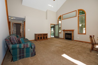 Don't miss this rare opportunity to move into a one-owner, 3 on Ironwood Golf Course in Illinois - for sale on GolfHomes.com, golf home, golf lot