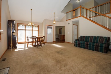 Don't miss this rare opportunity to move into a one-owner, 3 on Ironwood Golf Course in Illinois - for sale on GolfHomes.com, golf home, golf lot