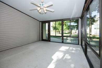 Don't miss this rare opportunity to move into a one-owner, 3 on Ironwood Golf Course in Illinois - for sale on GolfHomes.com, golf home, golf lot