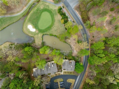 Rare opportunity in Keowee Key! This updated, fully furnished on Keowee Key Golf and Country Club in South Carolina - for sale on GolfHomes.com, golf home, golf lot