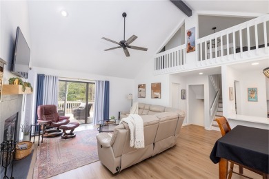 Rare opportunity in Keowee Key! This updated, fully furnished on Keowee Key Golf and Country Club in South Carolina - for sale on GolfHomes.com, golf home, golf lot