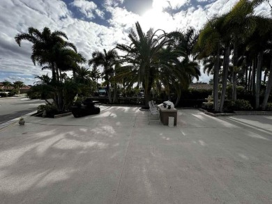 367 NW Foursome Lane on St. Lucie Trail Golf Club in Florida - for sale on GolfHomes.com, golf home, golf lot