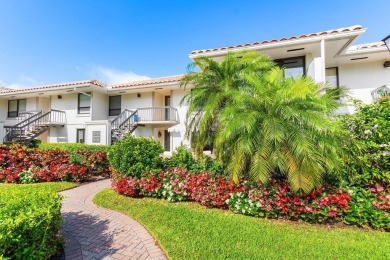 Beautifully renovated 3-bedroom, 2-bath first-floor residence on Quail Ridge Golf Course and Country Club in Florida - for sale on GolfHomes.com, golf home, golf lot
