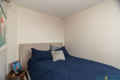 Fully renovated studio with separate den/sleeping area on Sydney R. Marovitz Golf Course in Illinois - for sale on GolfHomes.com, golf home, golf lot