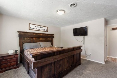 Don't miss this great investment opportunity! Duplex with lots on American Falls Golf Course in Idaho - for sale on GolfHomes.com, golf home, golf lot