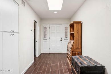 Single-level, move-in ready Townhouse with desirable split floor on McCormick Ranch Golf Club in Arizona - for sale on GolfHomes.com, golf home, golf lot