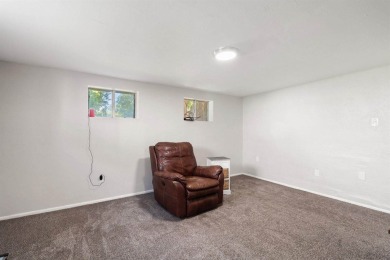 Don't miss this great investment opportunity! Duplex with lots on American Falls Golf Course in Idaho - for sale on GolfHomes.com, golf home, golf lot