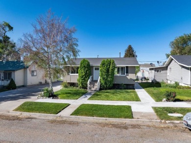 Don't miss this great investment opportunity! Duplex with lots on American Falls Golf Course in Idaho - for sale on GolfHomes.com, golf home, golf lot