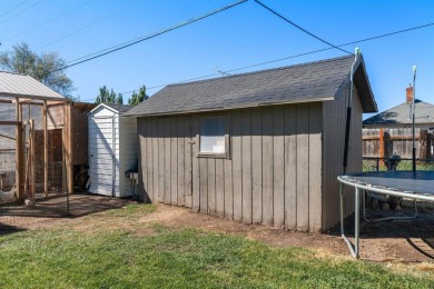 Don't miss this great investment opportunity! Duplex with lots on American Falls Golf Course in Idaho - for sale on GolfHomes.com, golf home, golf lot
