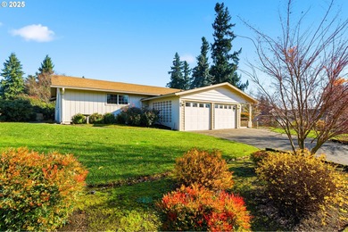 Live the beautiful Country Club Life where the 17th Green meets on  in Oregon - for sale on GolfHomes.com, golf home, golf lot