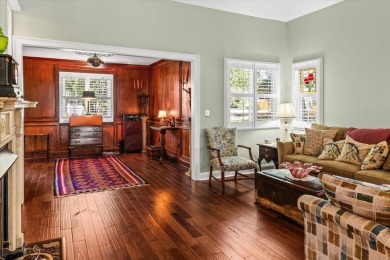 Well maintained single story townhome with a garage and walking on Shadowmoss Plantation Golf Club in South Carolina - for sale on GolfHomes.com, golf home, golf lot