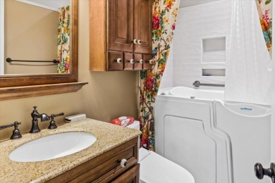 Well maintained single story townhome with a garage and walking on Shadowmoss Plantation Golf Club in South Carolina - for sale on GolfHomes.com, golf home, golf lot