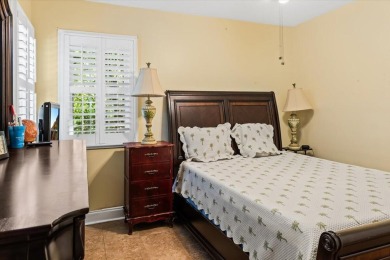 Well maintained single story townhome with a garage and walking on Shadowmoss Plantation Golf Club in South Carolina - for sale on GolfHomes.com, golf home, golf lot