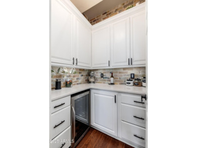 Highly updated townhome in the gated Heritage at Kierland on Kierland Golf Club in Arizona - for sale on GolfHomes.com, golf home, golf lot