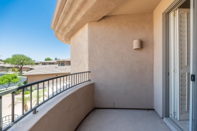 Highly updated townhome in the gated Heritage at Kierland on Kierland Golf Club in Arizona - for sale on GolfHomes.com, golf home, golf lot