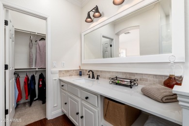 Highly updated townhome in the gated Heritage at Kierland on Kierland Golf Club in Arizona - for sale on GolfHomes.com, golf home, golf lot