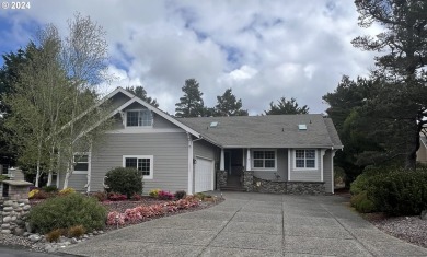 Craftsman style home on .24 acre in prestigious Sandpines on Sandpines Golf Links in Oregon - for sale on GolfHomes.com, golf home, golf lot