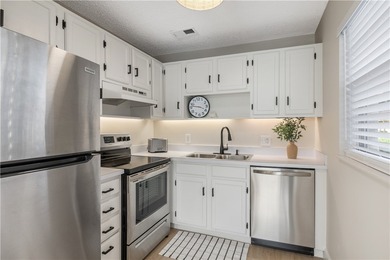 Bright, spacious first floor condo in Vista Gardens, a beautiful on Vero Beach South Golf Course in Florida - for sale on GolfHomes.com, golf home, golf lot