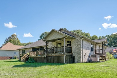 RARE OPPORTUNITY - BRICK HOME WITH ATTACHED APARTMENT ON THE on Deer Creek Golf Club in Tennessee - for sale on GolfHomes.com, golf home, golf lot
