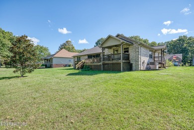 RARE OPPORTUNITY - BRICK HOME WITH ATTACHED APARTMENT ON THE on Deer Creek Golf Club in Tennessee - for sale on GolfHomes.com, golf home, golf lot