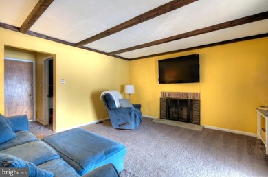 Welcome to 121 Bound Brook Ct in Washington Twp!Don't miss this on Wedgwood Country Club in New Jersey - for sale on GolfHomes.com, golf home, golf lot