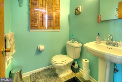 Welcome to 121 Bound Brook Ct in Washington Twp!Don't miss this on Wedgwood Country Club in New Jersey - for sale on GolfHomes.com, golf home, golf lot