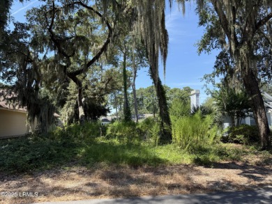 Vacant homesite located on hole 9 of the Morgan River golf on Dataw Island Club in South Carolina - for sale on GolfHomes.com, golf home, golf lot
