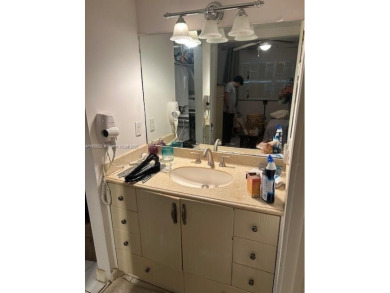 Beautifully maintained 2-bedroom, 2-bathroom condo nestled in a on Oriole Golf and Tennis Club in Florida - for sale on GolfHomes.com, golf home, golf lot