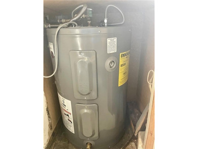 Come see it now! Corner 2nd floor 1 br/1.5 bth with CENTRAL A/C on Hillsboro Pines Golf in Florida - for sale on GolfHomes.com, golf home, golf lot