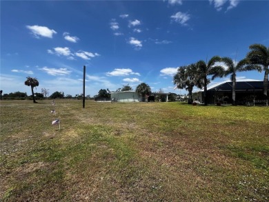 This Adorable Pool Home is located at the end of a cul-de-sac on on Port Charlotte Golf Club in Florida - for sale on GolfHomes.com, golf home, golf lot