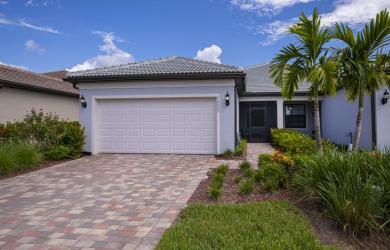 YOUR DREAM GOLF COURSE VILLA AWAITS YOU! on River Hall Country Club in Florida - for sale on GolfHomes.com, golf home, golf lot