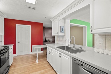 Well kept & Solid - FAIRFAX Model Corner-Lot home with 1682 on Mainlands Golf Club in Florida - for sale on GolfHomes.com, golf home, golf lot