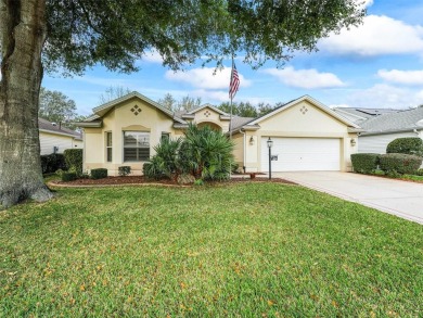 Welcome to life in the midst of the sprawling fairways and on Oakleigh Executive Golf Course in Florida - for sale on GolfHomes.com, golf home, golf lot