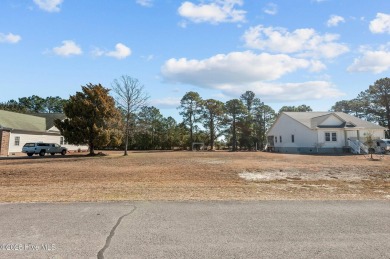 Build Your Dream Home on the Seventh Hole of Harbour Pointe Golf on Harbour Point Golf Club in North Carolina - for sale on GolfHomes.com, golf home, golf lot