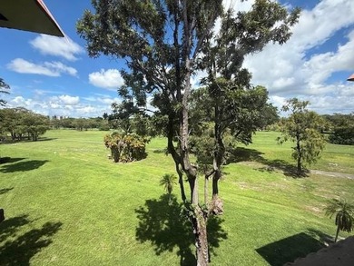 ALL AGES WELCOME! PRICED RIGHT! JUST REDUCED! GOLF COURSE VIEW! on Inverrary Country Club in Florida - for sale on GolfHomes.com, golf home, golf lot