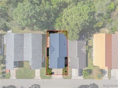 Step inside this beautiful detached villa featuring 2 bedrooms on Sugarmill Woods Golf and Country Club in Florida - for sale on GolfHomes.com, golf home, golf lot