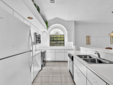 One of the nicest, pristine, 2 bedroom, 2 bath condos in on Aberdeen Golf and Country Club in Florida - for sale on GolfHomes.com, golf home, golf lot
