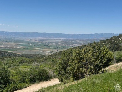 This effectively brand new home is located in the gated Skyline on Skyline Mountain Resort and Golf Course in Utah - for sale on GolfHomes.com, golf home, golf lot