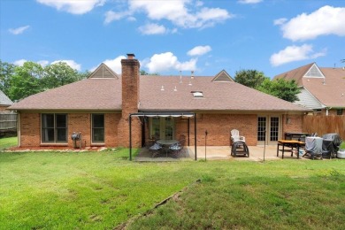 RARE FIND! A Lakeland 4 bedroom home all on ONE LEVEL right by on Stonebridge Golf Club in Tennessee - for sale on GolfHomes.com, golf home, golf lot