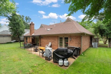 RARE FIND! A Lakeland 4 bedroom home all on ONE LEVEL right by on Stonebridge Golf Club in Tennessee - for sale on GolfHomes.com, golf home, golf lot