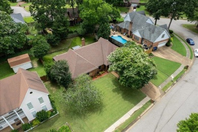 RARE FIND! A Lakeland 4 bedroom home all on ONE LEVEL right by on Stonebridge Golf Club in Tennessee - for sale on GolfHomes.com, golf home, golf lot