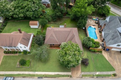 RARE FIND! A Lakeland 4 bedroom home all on ONE LEVEL right by on Stonebridge Golf Club in Tennessee - for sale on GolfHomes.com, golf home, golf lot