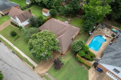 RARE FIND! A Lakeland 4 bedroom home all on ONE LEVEL right by on Stonebridge Golf Club in Tennessee - for sale on GolfHomes.com, golf home, golf lot