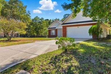 Welcome to this beautifully maintained 3-bedroom, 2-bathroom on Wildwood Country Club in Florida - for sale on GolfHomes.com, golf home, golf lot