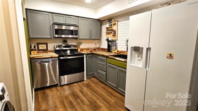 Beautiful end-unit condo in South Park , newly remodeled on Carmel Country Club in North Carolina - for sale on GolfHomes.com, golf home, golf lot