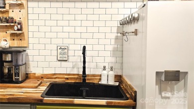 Beautiful end-unit condo in South Park , newly remodeled on Carmel Country Club in North Carolina - for sale on GolfHomes.com, golf home, golf lot