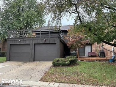 A great little condo in a great location! Overlooking the Maple on Plum Brook Golf Club in Michigan - for sale on GolfHomes.com, golf home, golf lot