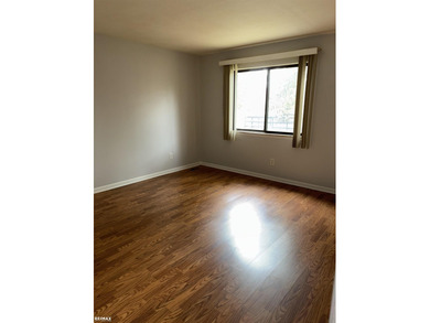 A great little condo in a great location! Overlooking the Maple on Plum Brook Golf Club in Michigan - for sale on GolfHomes.com, golf home, golf lot