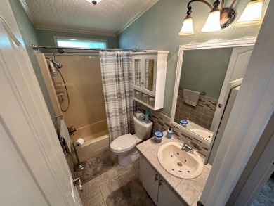 This well cared for 2-bedroom, 2 bathrooms Palm Harbor home on Del Tura Golf and Country Club in Florida - for sale on GolfHomes.com, golf home, golf lot
